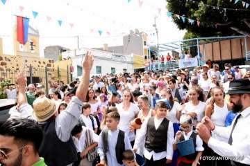 La X edición de la Traída Infantil del Agua, un éxito (Foto Antonio Alí)